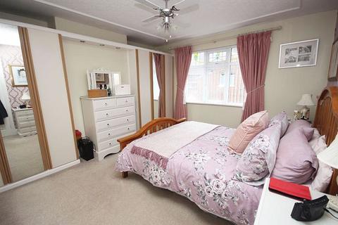 2 Responso Avenue, Grimsby, DN32 9RG