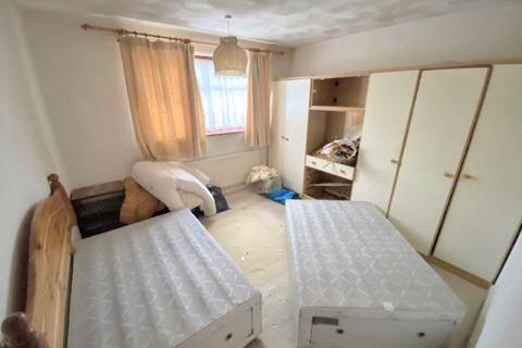 1 Bye Road, Swanwick, Southampton, SO31 7GX