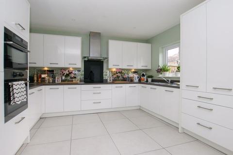 4 Bishops Way, Exeter, EX2 7PF