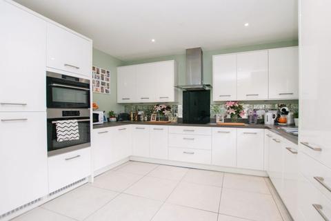 4 Bishops Way, Exeter, EX2 7PF
