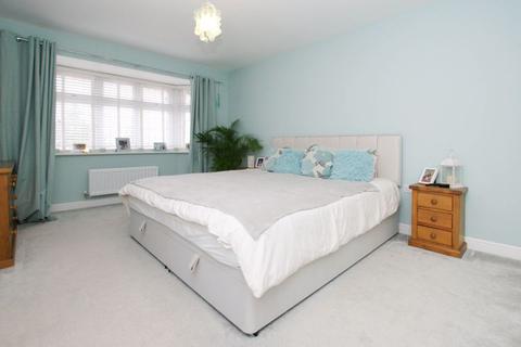 4 Bishops Way, Exeter, EX2 7PF