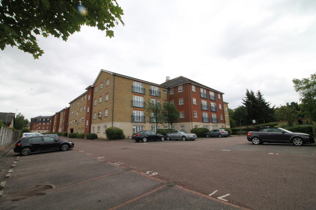 Queensberry Place, London, E12 2 bed flat £335,000