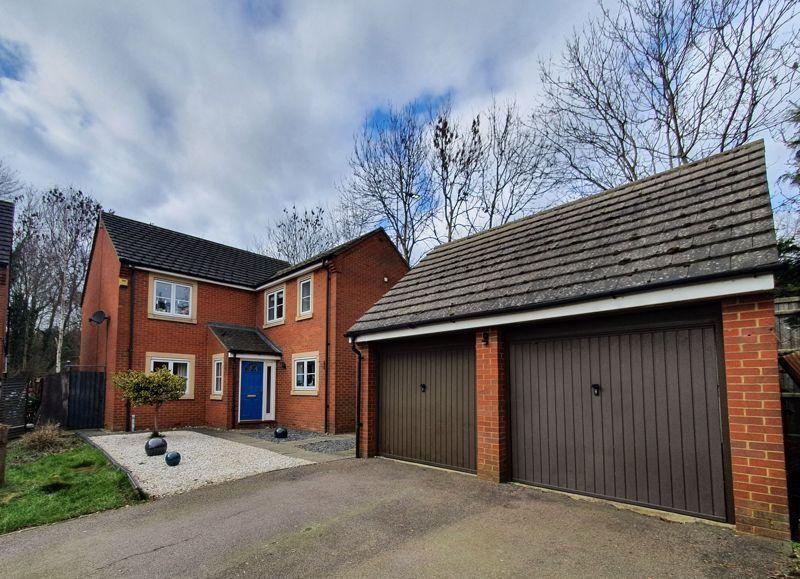 Stroud Close, Banbury 4 bed detached house £375,000