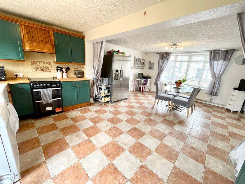Kitchen &amp; Dining...