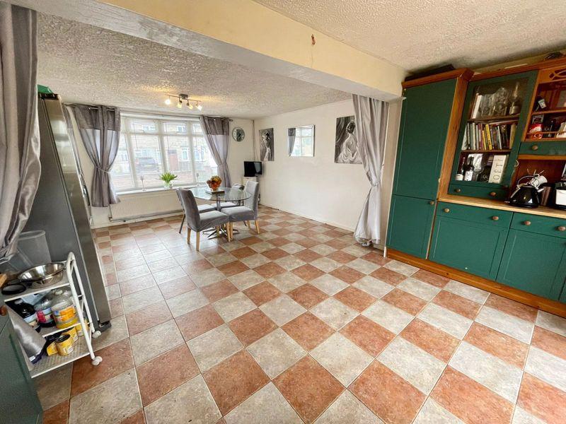 Kitchen &amp; Dining...