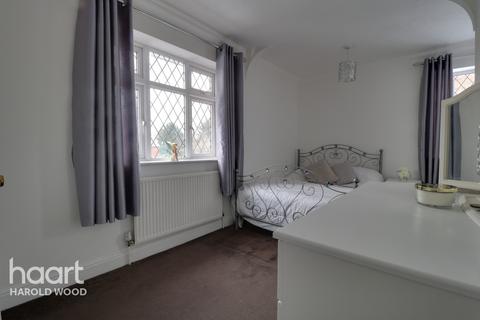 48 Priory Road, Romford, RM3 9AT