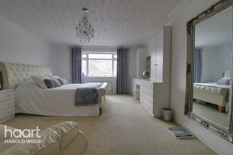 48 Priory Road, Romford, RM3 9AT