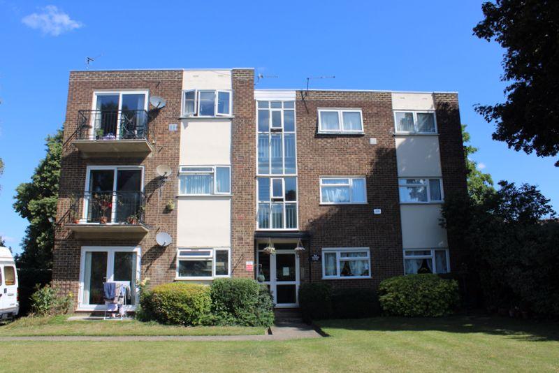 Staines Road, Feltham 1 bed apartment £950 pcm (£219 pw)