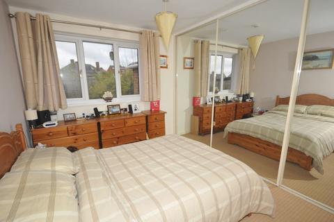 7 Cedar Close, Stourbridge, DY8 3JQ