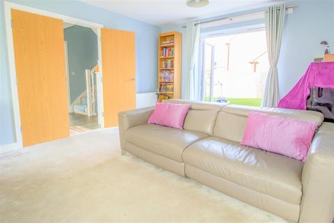 79 Anglia Way, Great Denham, Bedford, MK40 4SD