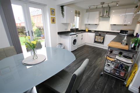 35 Crown Way, Middlemoor, Exeter, EX2 7QJ