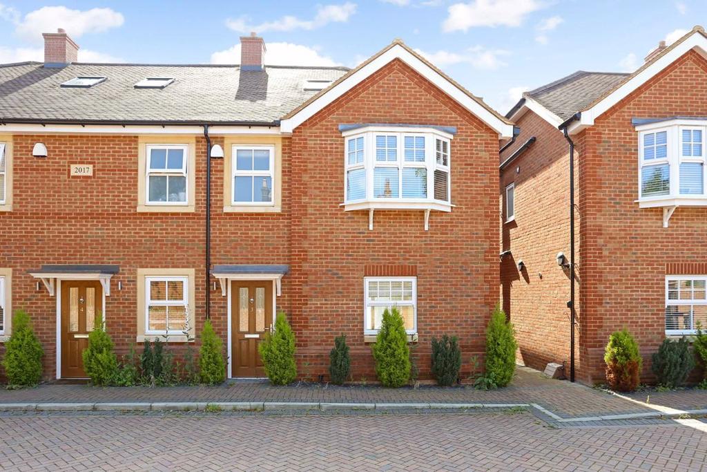 Hale Road, Farnham 4 bed end of terrace house £695,000
