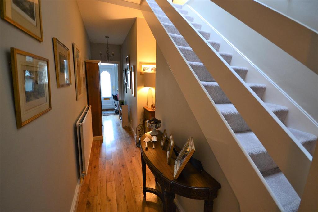 Hallway.jpg