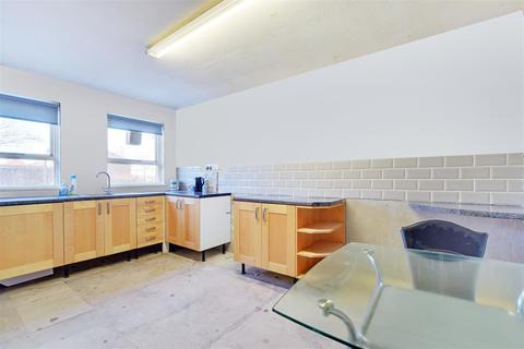 17 Bond Close, Sunderland, SR5 1ES