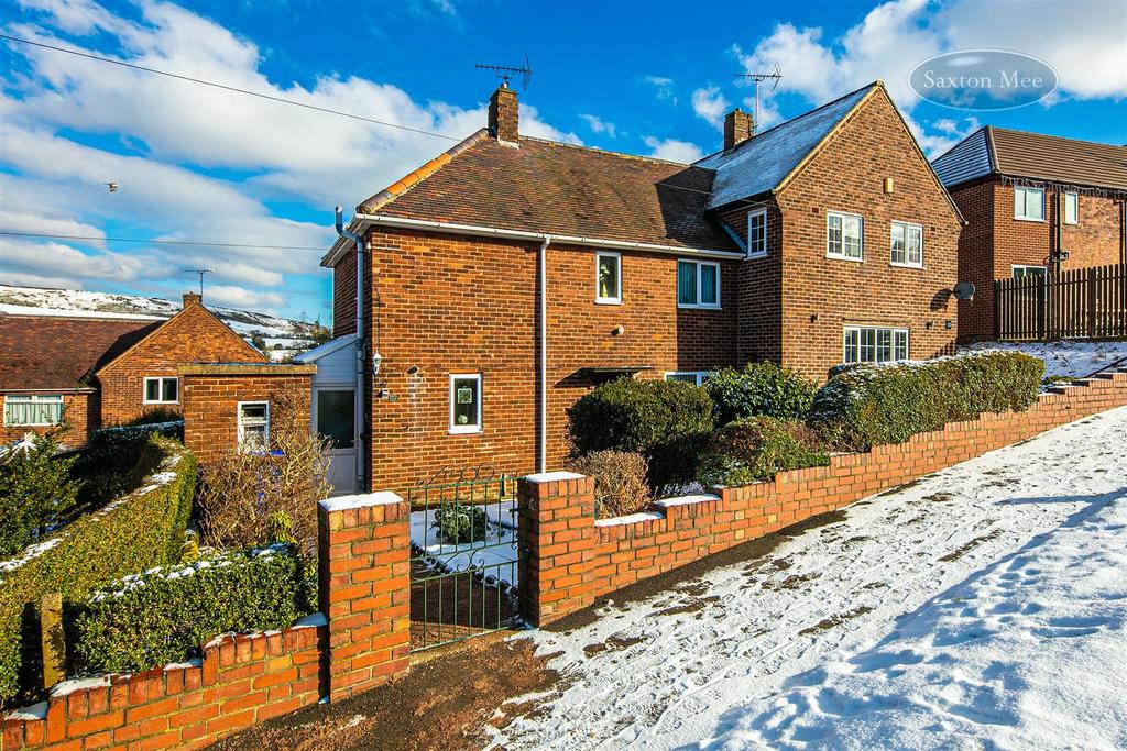 Lee Avenue, Deepcar, Sheffield S36 3 bed semidetached house £135,000