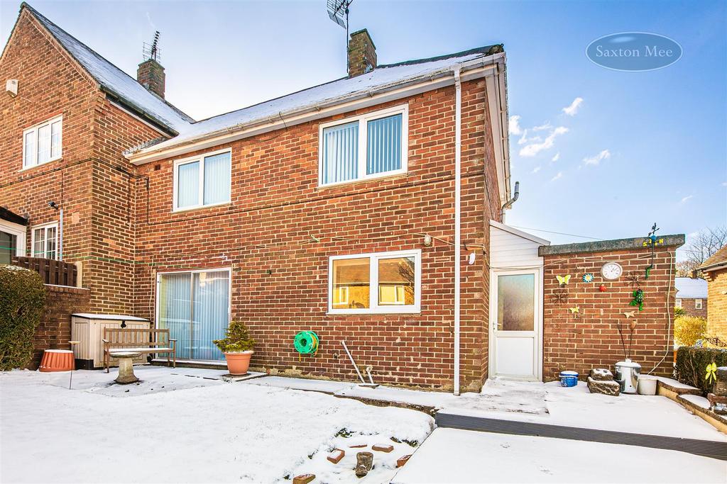 Lee Avenue, Deepcar, Sheffield S36 3 bed semidetached house £135,000