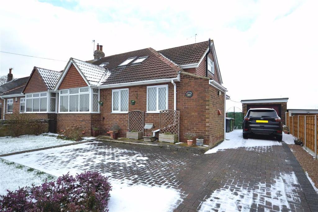 Swillington Lane, Swillington, Leeds, LS15 4 bed semidetached bungalow