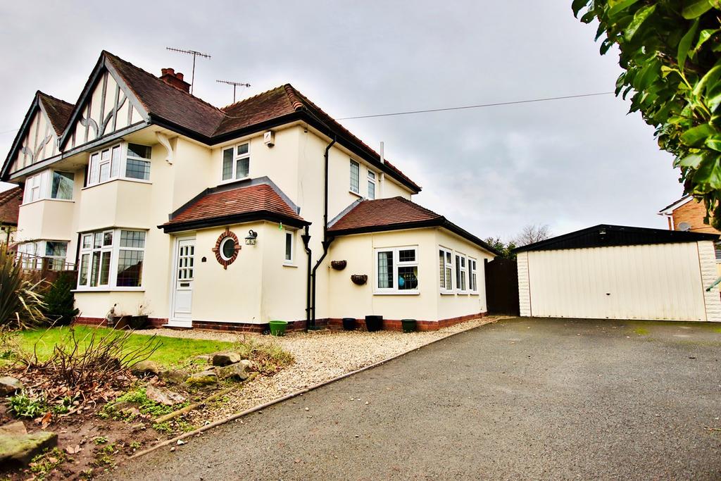 The Grove, Claines, Worcester, WR3 3 bed semidetached house £375,000