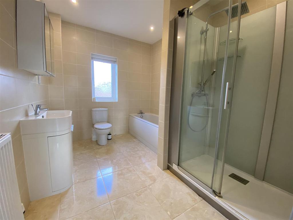 En suite bathroom/wc