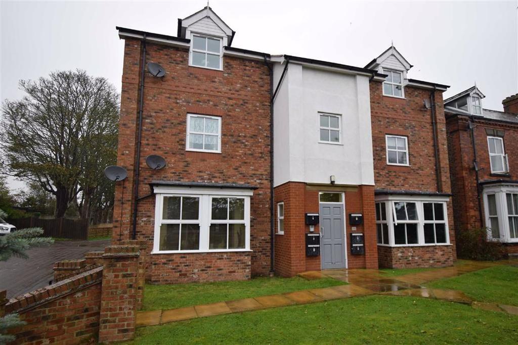 Marton Road, Bridlington, East Yorkshire, YO16 2 bed flat £68,000