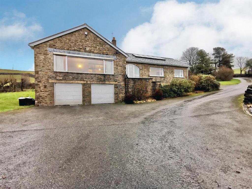 Heath Hill Road, Warley, Halifax 4 bed detached house £600,000
