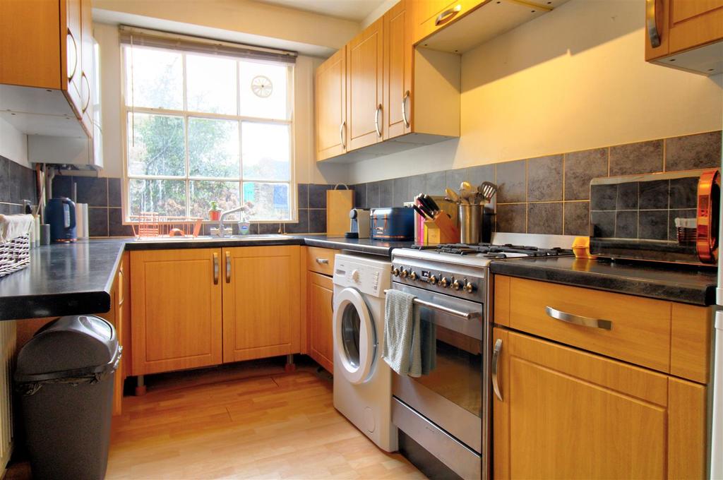Kitchen 1.jpg