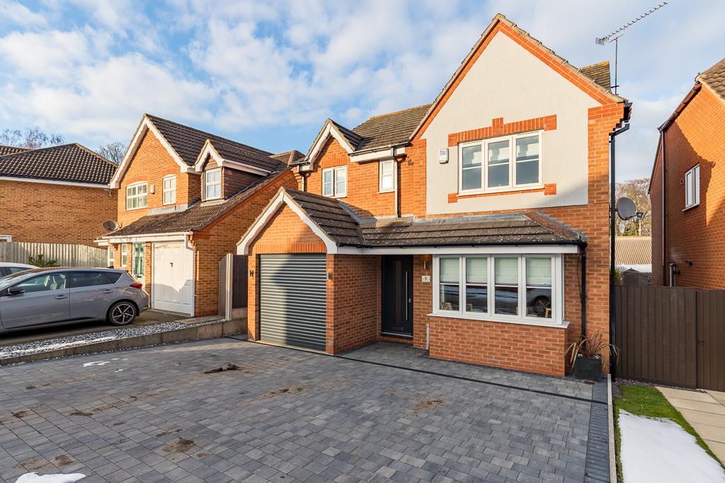 Fieldfare Close, Scunthorpe 4 bed house £275,000