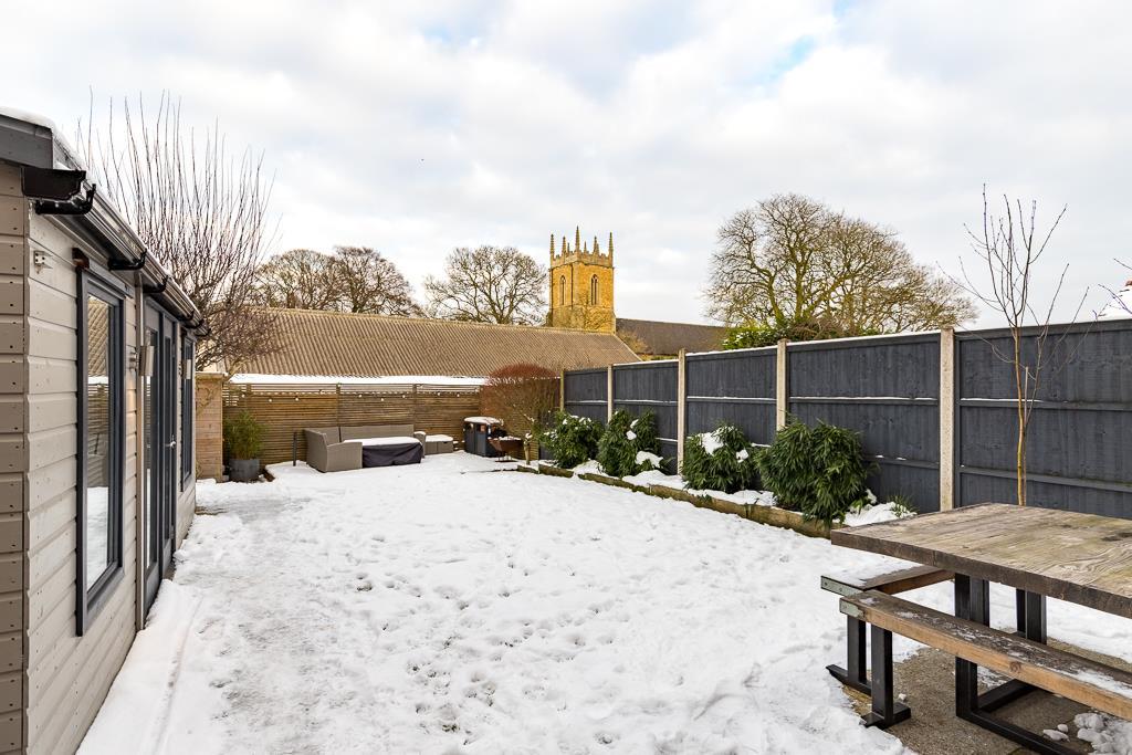 Fieldfare Close, Scunthorpe 4 bed house £275,000