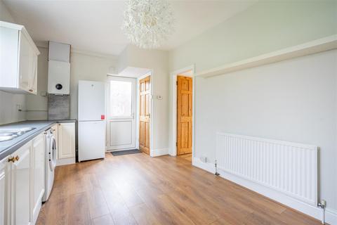 3 bedroom semi-detached house to rent, Owston Avenue, Hull Road, York, YO10 3AJ