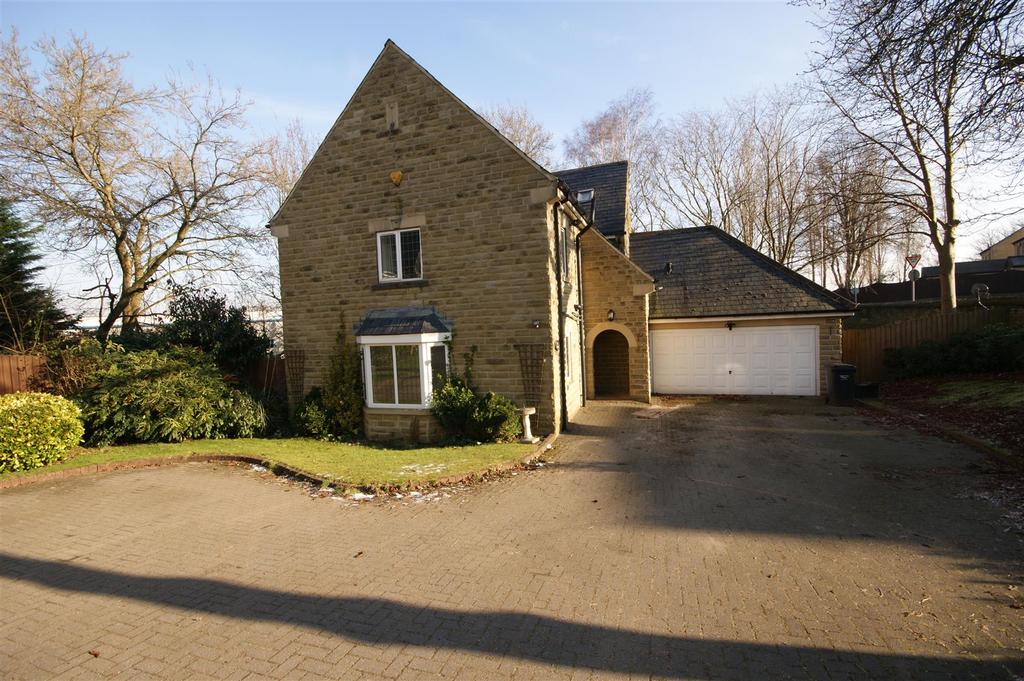 Woodhouse Lane, Brighouse 5 bed detached house £1,400 pcm (£323 pw)