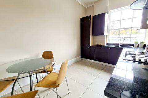 3 bedroom flat to rent, Belsize Road, South Hampstead