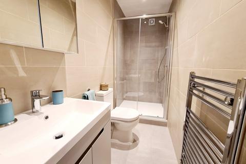 3 bedroom flat to rent, Belsize Road, South Hampstead