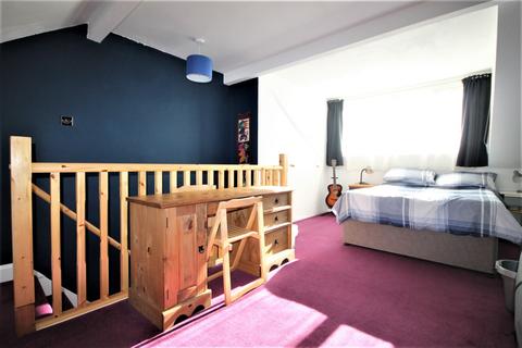 83a Pears Road, Hounslow, TW3 1SS