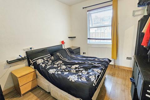 2 bedroom flat for sale, Strode Road, Willesden, London NW10