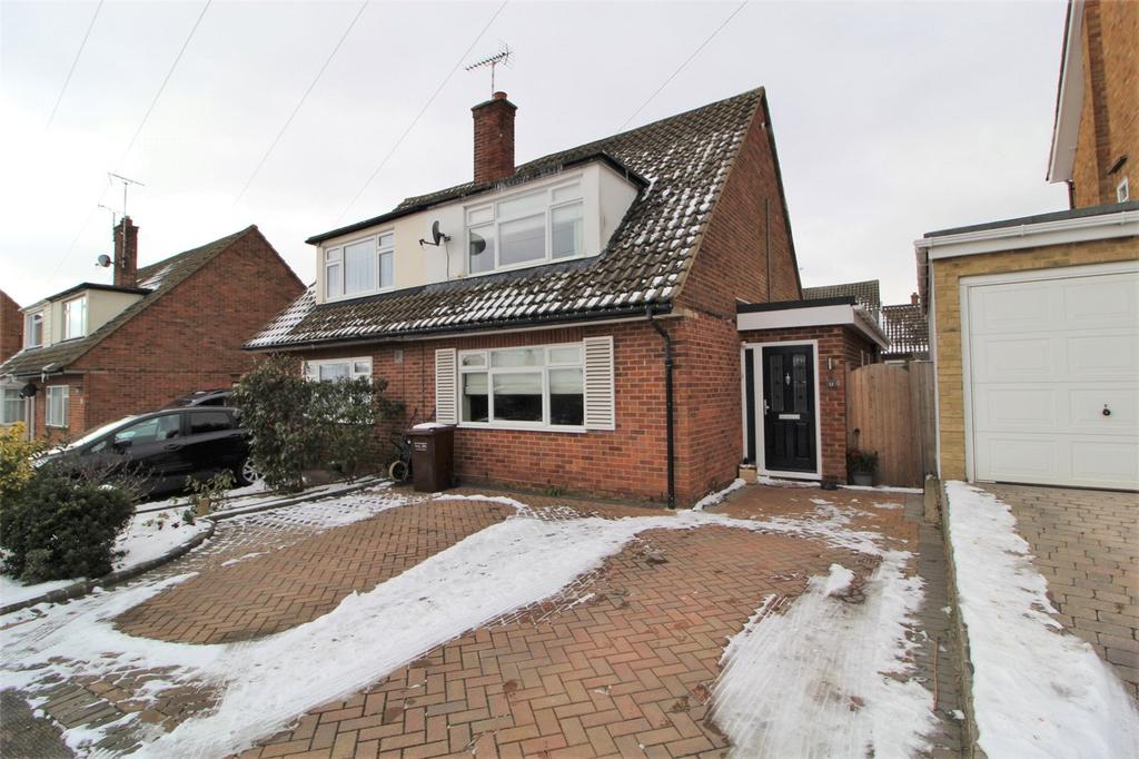 Woodlow, Thundersley, Benfleet, SS7 2 bed bungalow £350,000