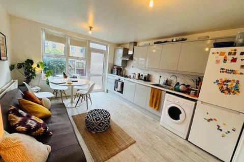 4 bedroom house to rent, Crosby Walk, Dalston, E8