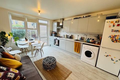 4 bedroom house to rent, Crosby Walk, Dalston, E8