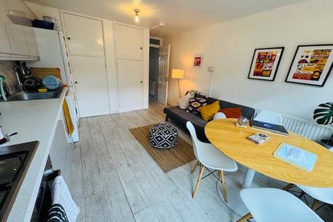 4 bedroom house to rent, Crosby Walk, Dalston, E8