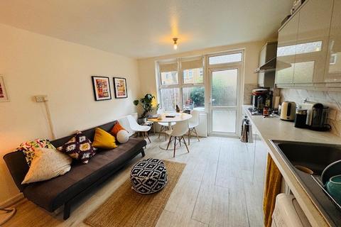 4 bedroom house to rent, Crosby Walk, Dalston, E8