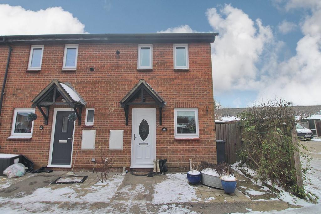 Broadway, Silver End, Witham, Essex, CM8 2 bed end of terrace house £240,000