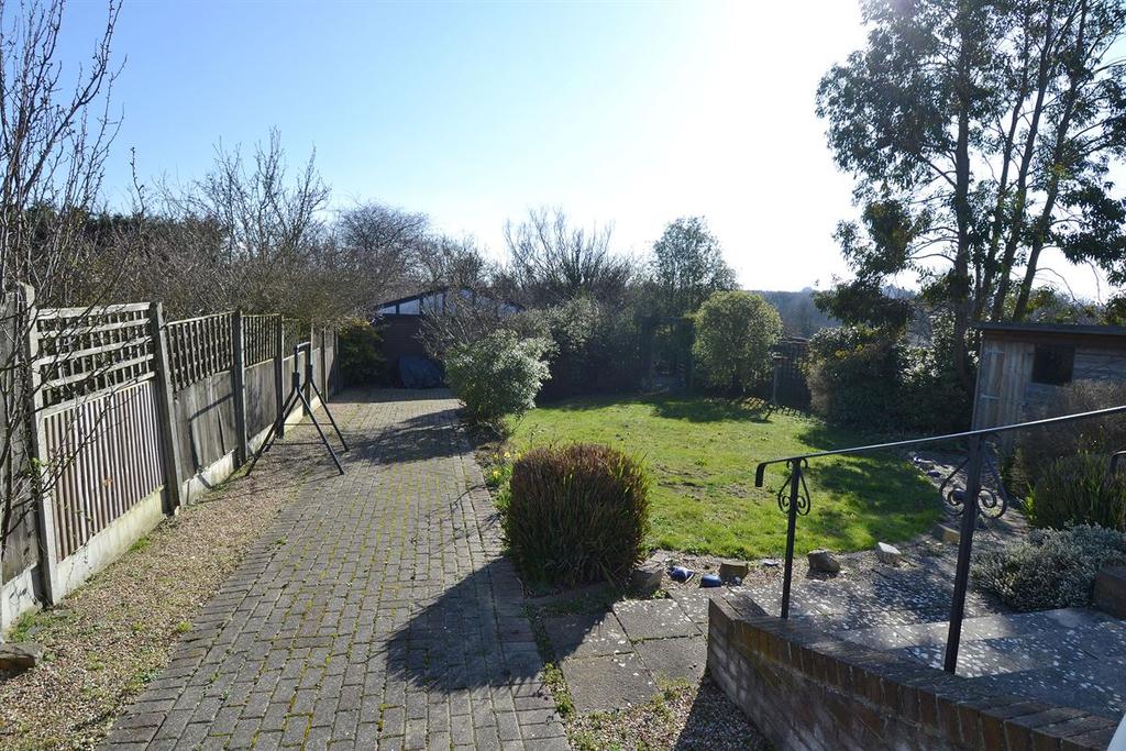 Swalecliffe Road, Tankerton, Whitstable 4 bed detached bungalow £489,995