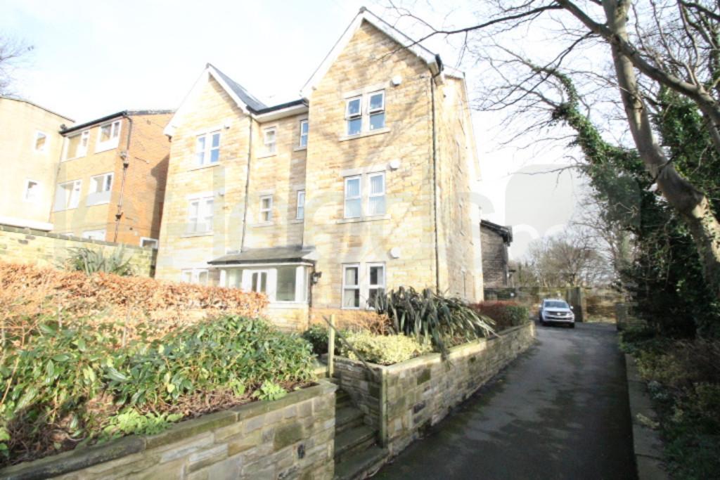 Cumberland Road, Headingley 2 bed apartment £750 pcm (£173 pw)