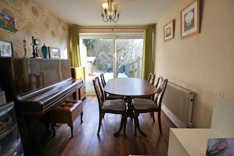 93 Severn Road, Oadby, Leicester, LE2 4FW