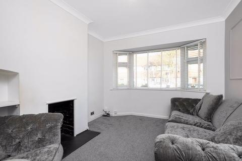 69 Sparrows Lane, London, SE9 2BP