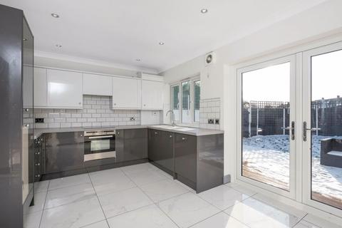 69 Sparrows Lane, London, SE9 2BP