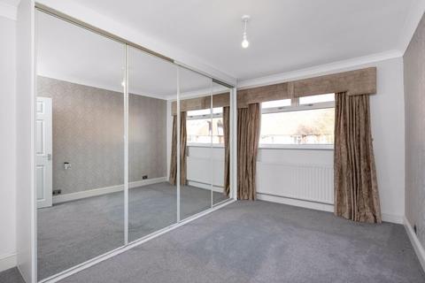 69 Sparrows Lane, London, SE9 2BP