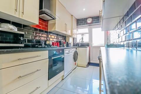 17 Myrtle Crescent, Slough, SL2 5BB