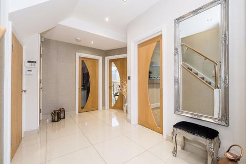 15 Fanshawe Crescent, Hornchurch, RM11 2DD