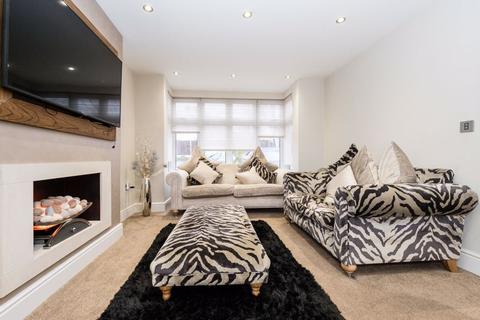 15 Fanshawe Crescent, Hornchurch, RM11 2DD