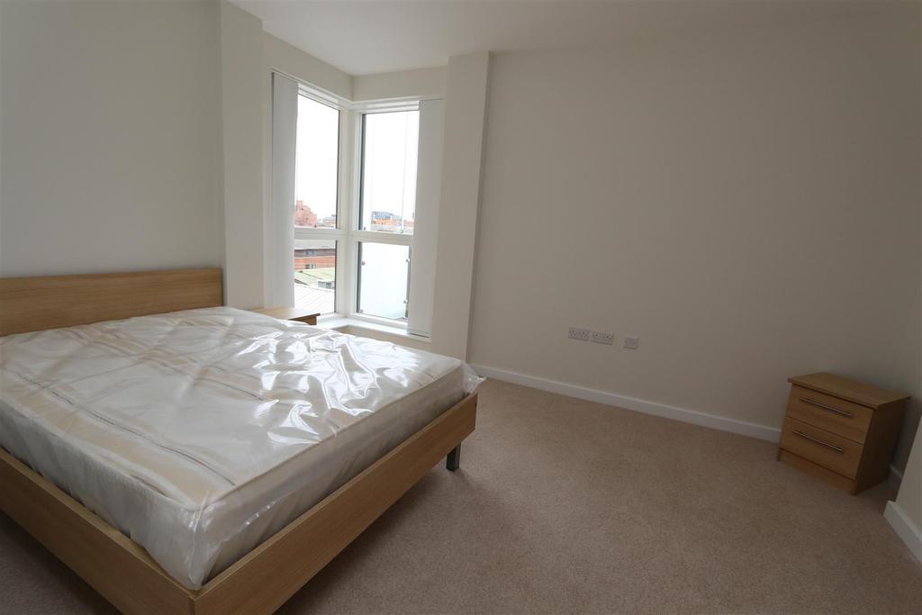 Bedroom 1.jpg